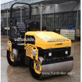 2900kg Diesel Power Vibrating Roller Compactor (FYL-1200)